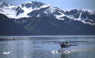 Floatplane landing