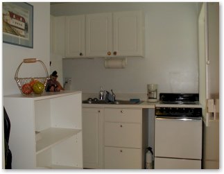 kitchen.jpg (8845 bytes)