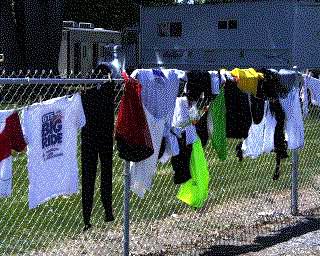 Laundry.jpg (25602 bytes)