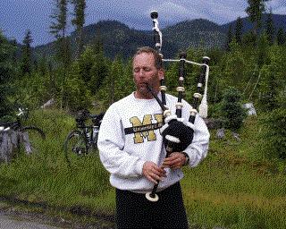 bagpipes.jpg (25625 bytes)