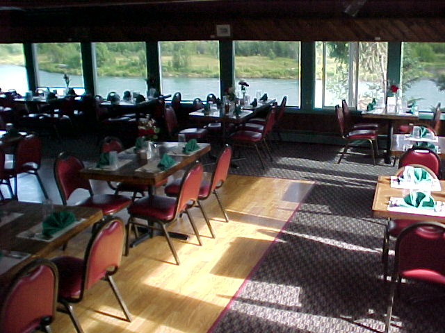 RiverSide House Dining room overlooking the river