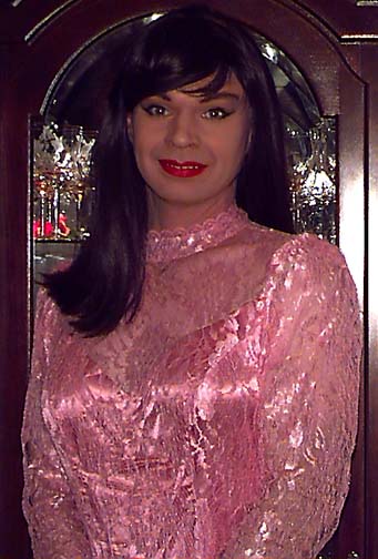 Larger Pic of Dee Dee