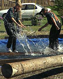 Log rolling competition
