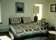Alaskan Hospitality Lodge Queen Bed