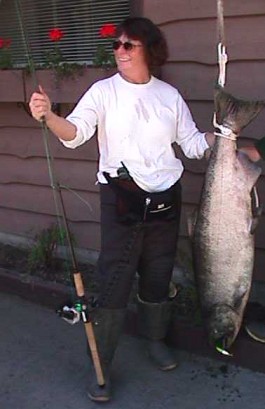 Notice The Battery Pack Stays Out Of the Way And The Setup Is Quite Natural To Use !